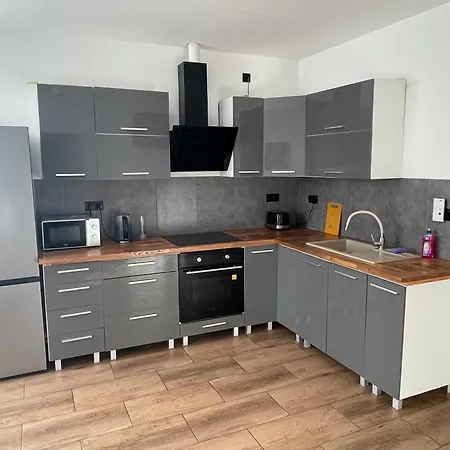 In Finow 아파트 *