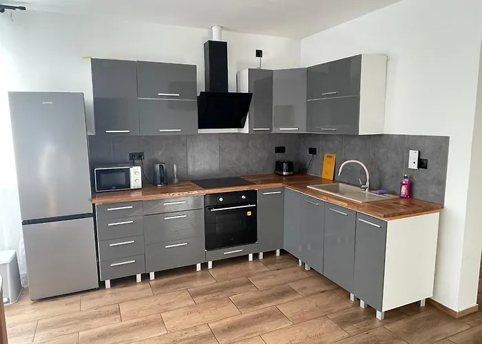 In Finow 아파트 *